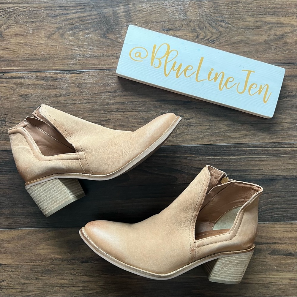 Diba True Ma Sheena Nubuck Leathet Booties NWOT